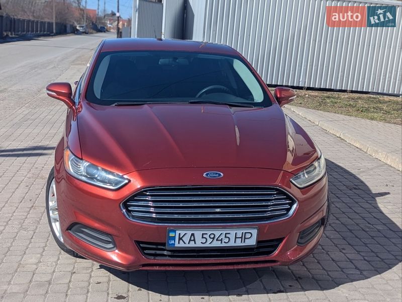 Седан Ford Fusion 2013 в Староконстантинове
