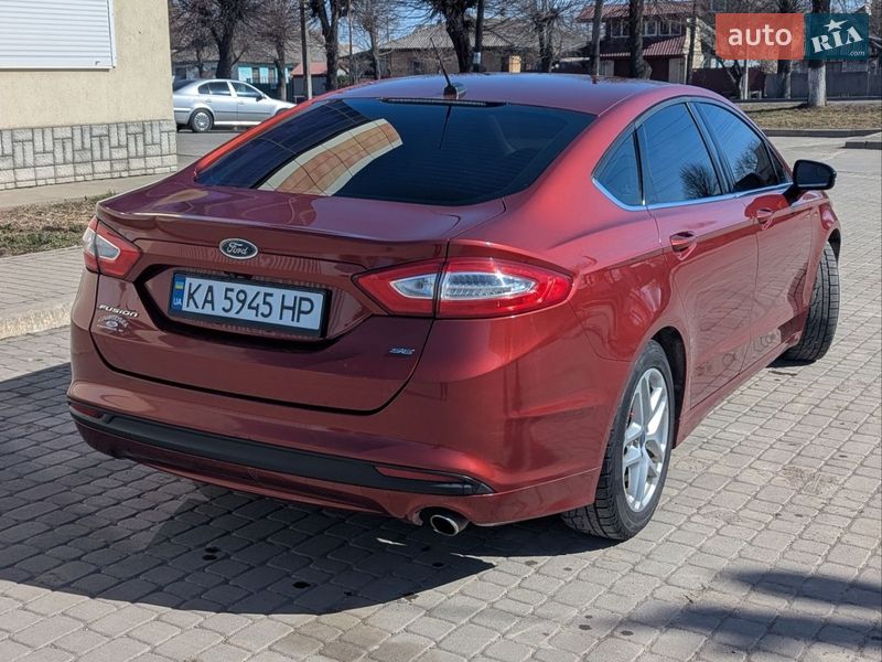Седан Ford Fusion 2013 в Староконстантинове