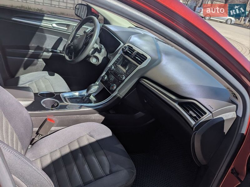 Седан Ford Fusion 2013 в Староконстантинове