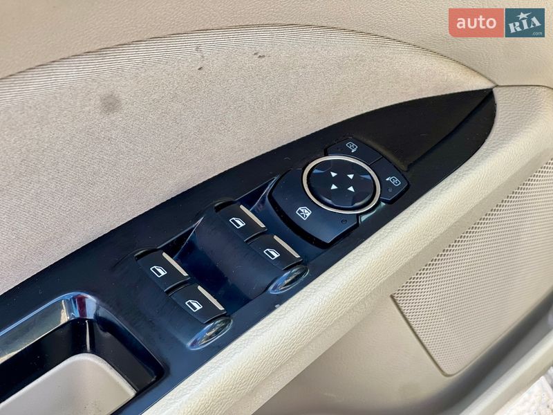 Седан Ford Fusion 2015 в Горішніх Плавнях