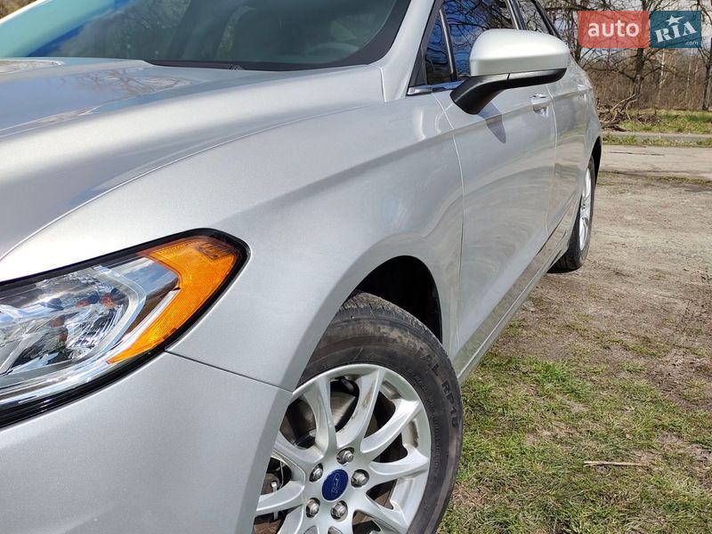 Седан Ford Fusion 2017 в Шостці