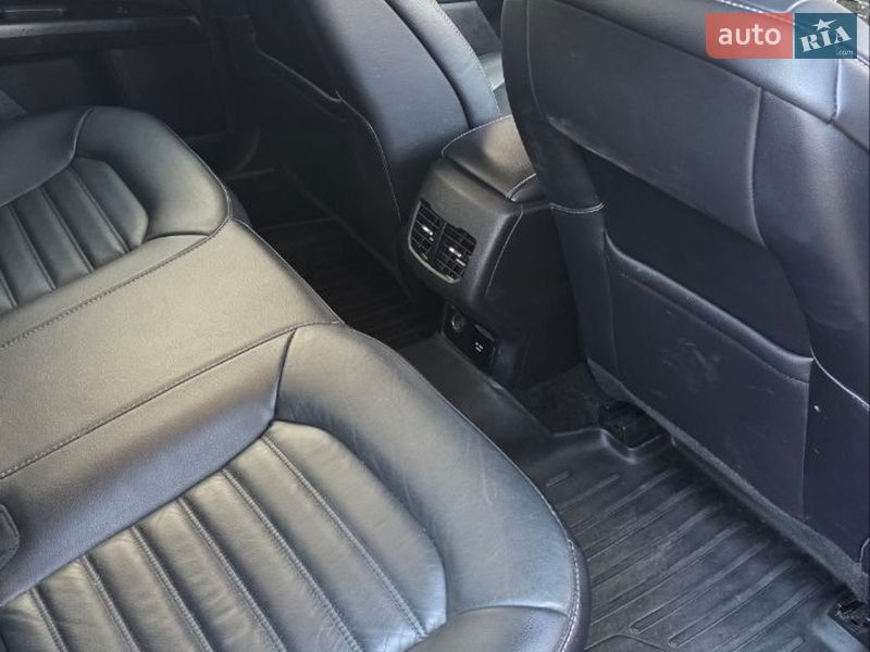 Седан Ford Fusion 2018 в Шептицькому