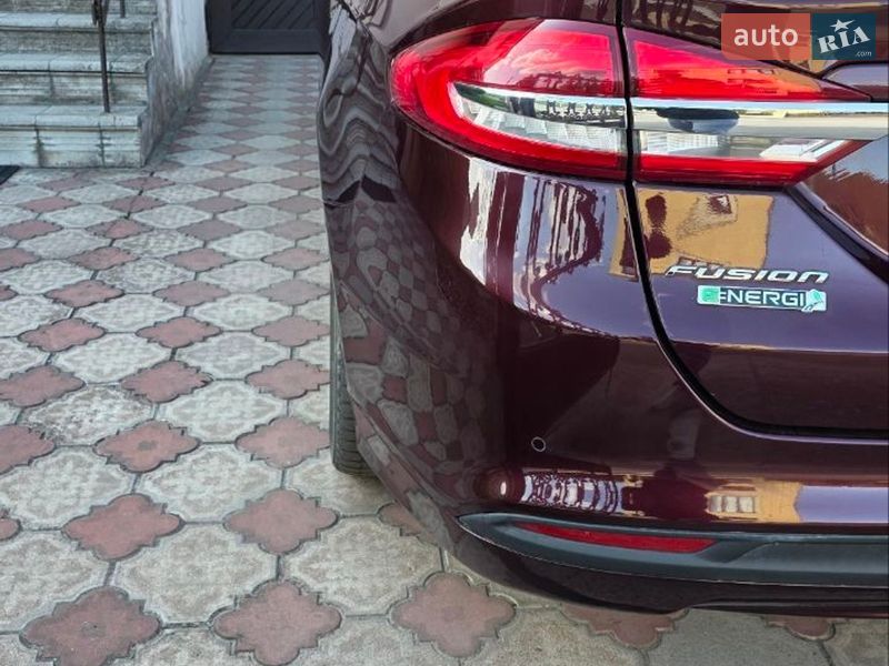 Седан Ford Fusion 2018 в Шептицькому