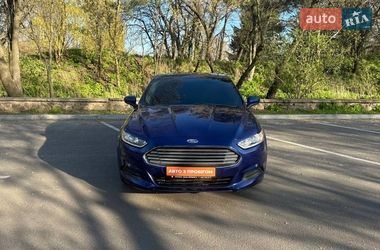 Седан Ford Fusion 2015 в Черкасах
