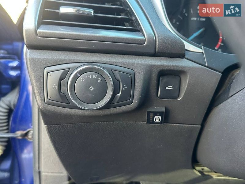 Седан Ford Fusion 2015 в Черкасах