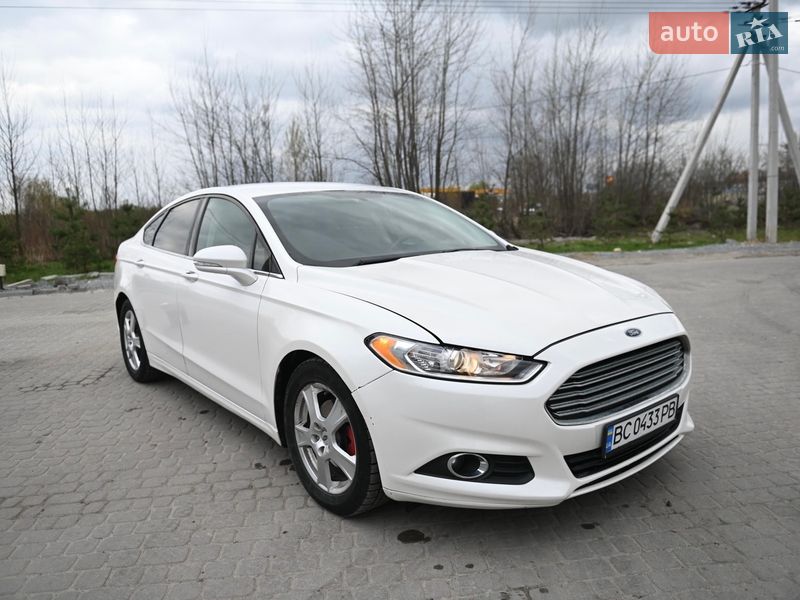 Седан Ford Fusion 2013 в Львові
