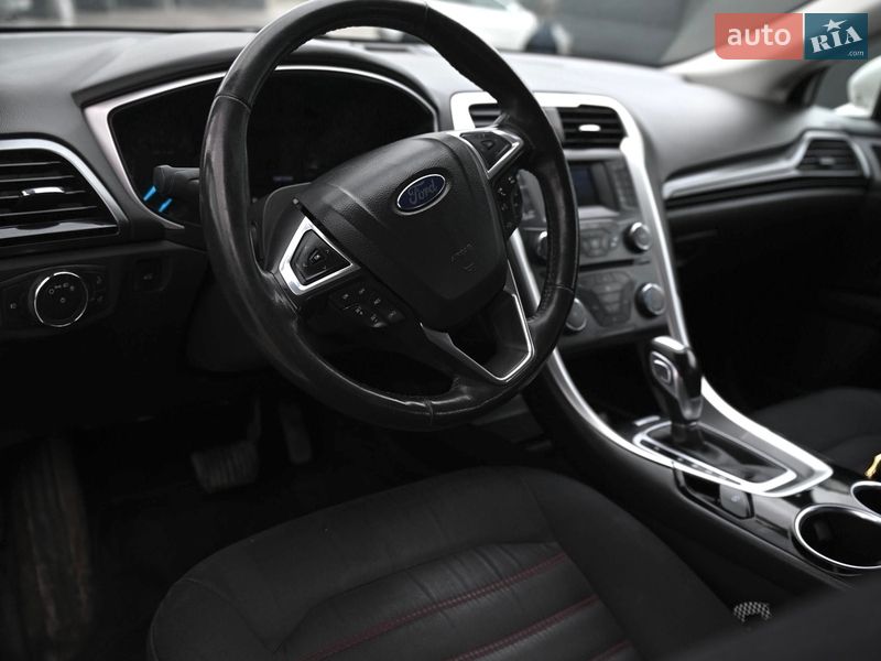 Седан Ford Fusion 2013 в Львові