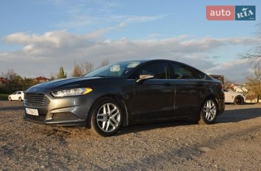 Седан Ford Fusion 2016 в Ужгороді