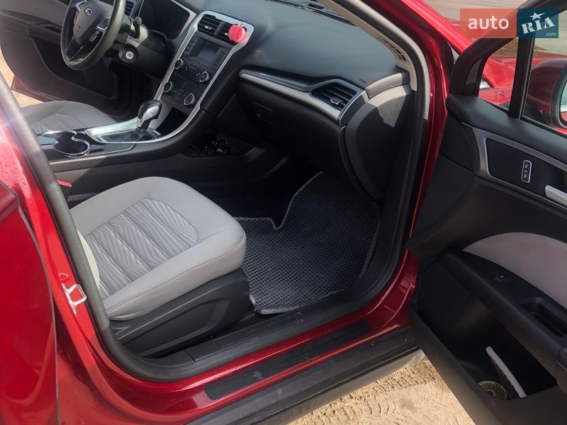 Седан Ford Fusion 2015 в Новом Роздоле