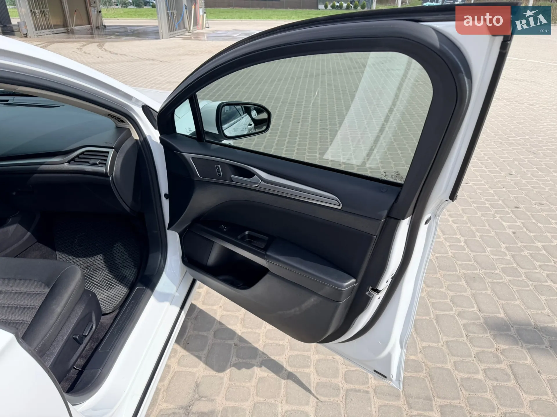 2016 Ford Fusion - мініатюра 24