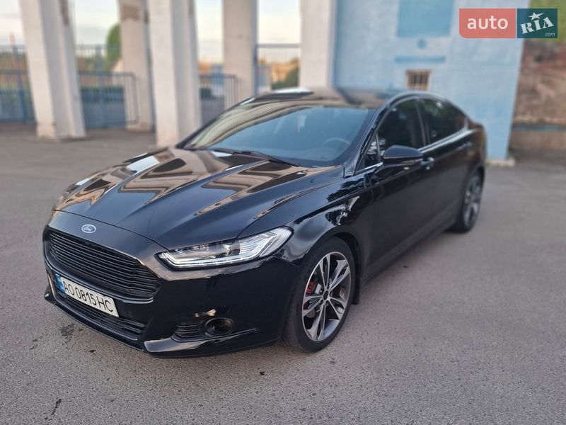 Седан Ford Fusion 2015 в Ужгороді