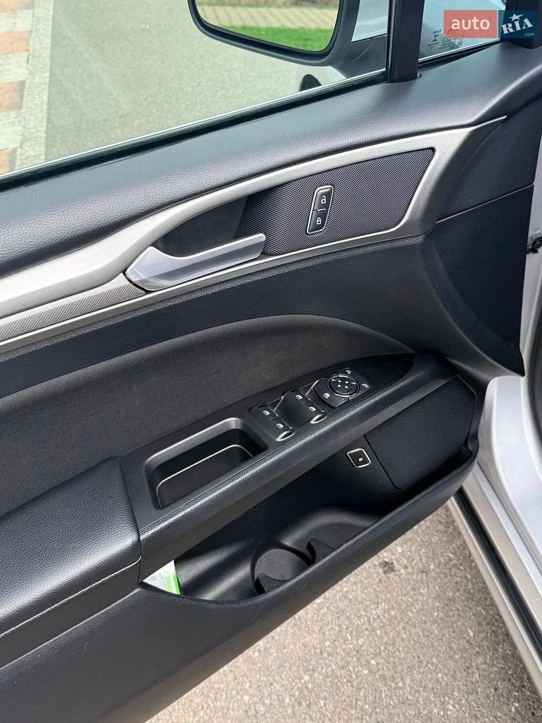 2017 Ford Fusion - мініатюра 21