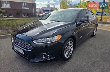 Седан Ford Fusion 2015 в Києві