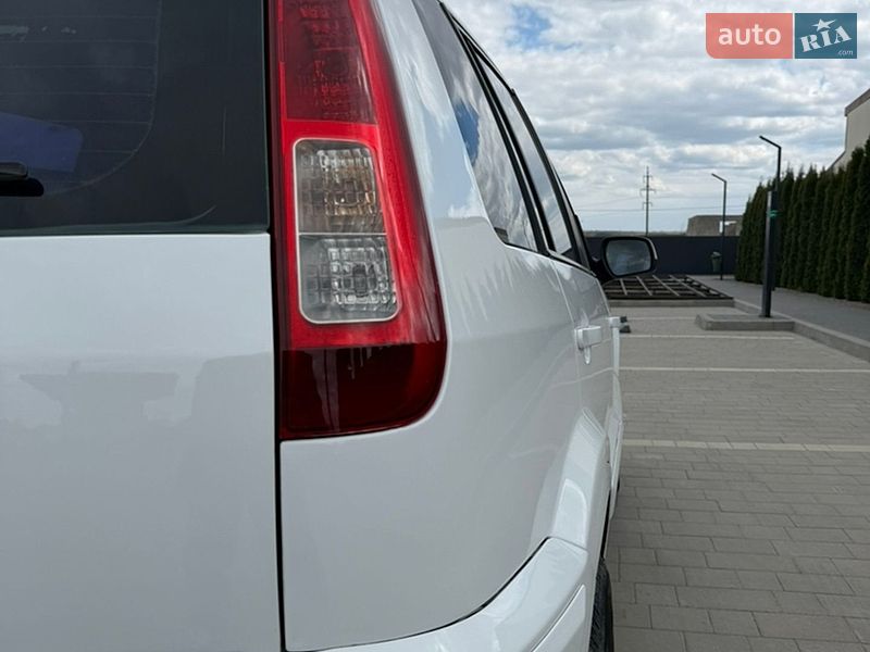 Хетчбек Ford Fusion 2011 в Кам'янець-Подільському