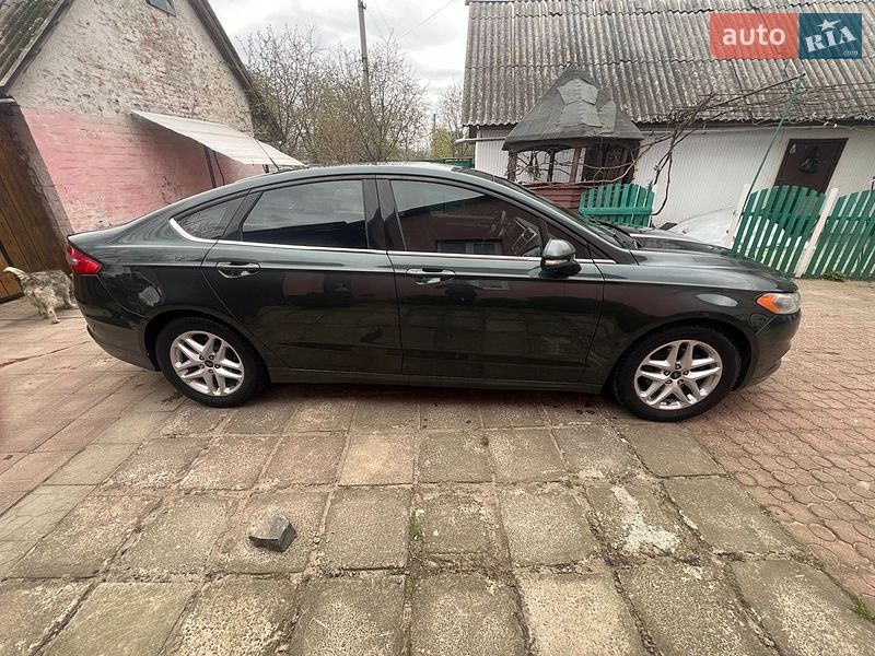 Седан Ford Fusion 2015 в Чернігові
