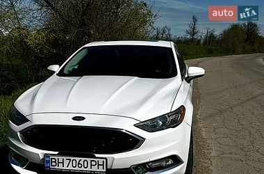 Седан Ford Fusion 2016 в Измаиле
