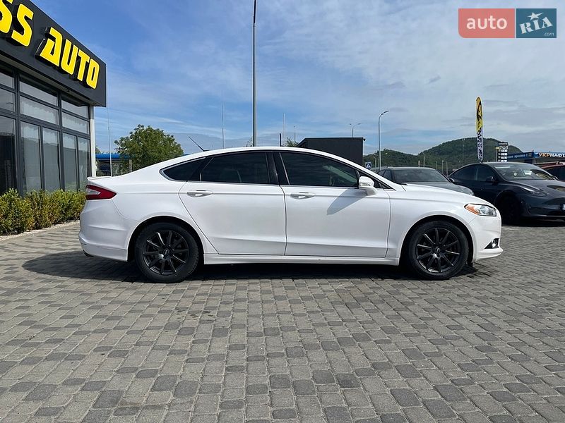 Седан Ford Fusion 2016 в Мукачевому