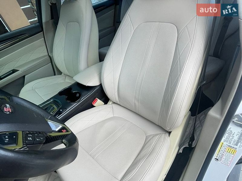 Седан Ford Fusion 2013 в Львові