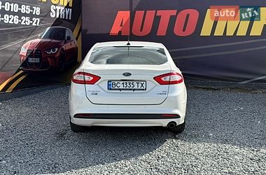 Седан Ford Fusion 2012 в Стрию