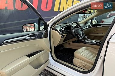 Седан Ford Fusion 2012 в Стрию