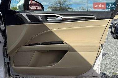 Седан Ford Fusion 2012 в Стрию