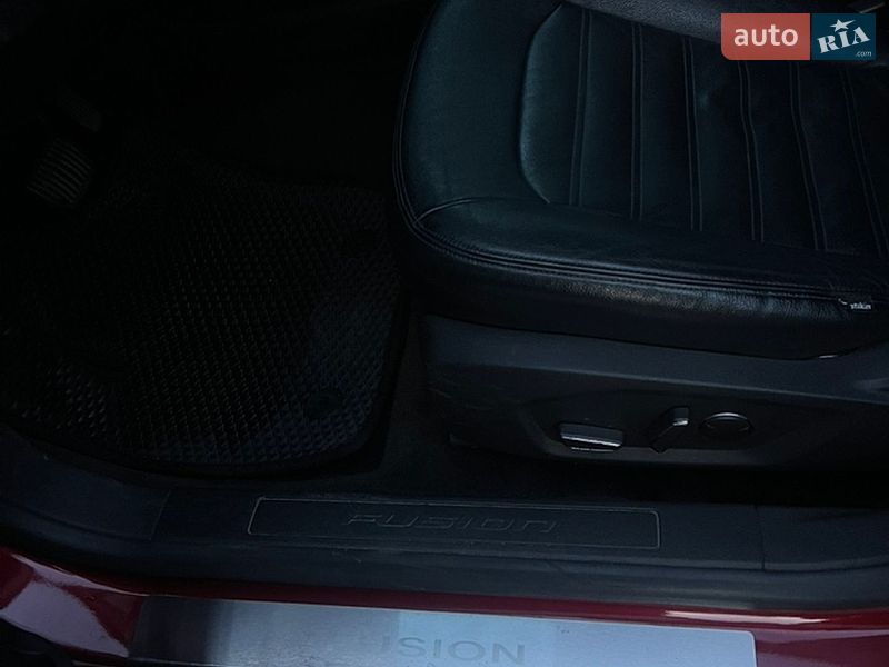 Седан Ford Fusion 2015 в Ужгороді