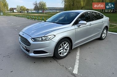 Седан Ford Fusion 2016 в Ладижині
