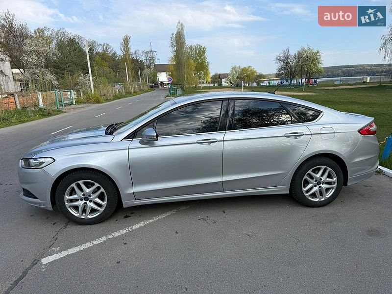 Седан Ford Fusion 2016 в Ладижині