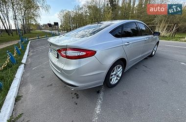 Седан Ford Fusion 2016 в Ладижині
