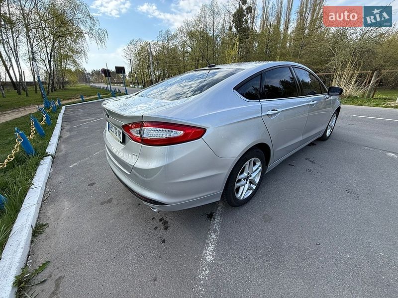 Седан Ford Fusion 2016 в Ладижині