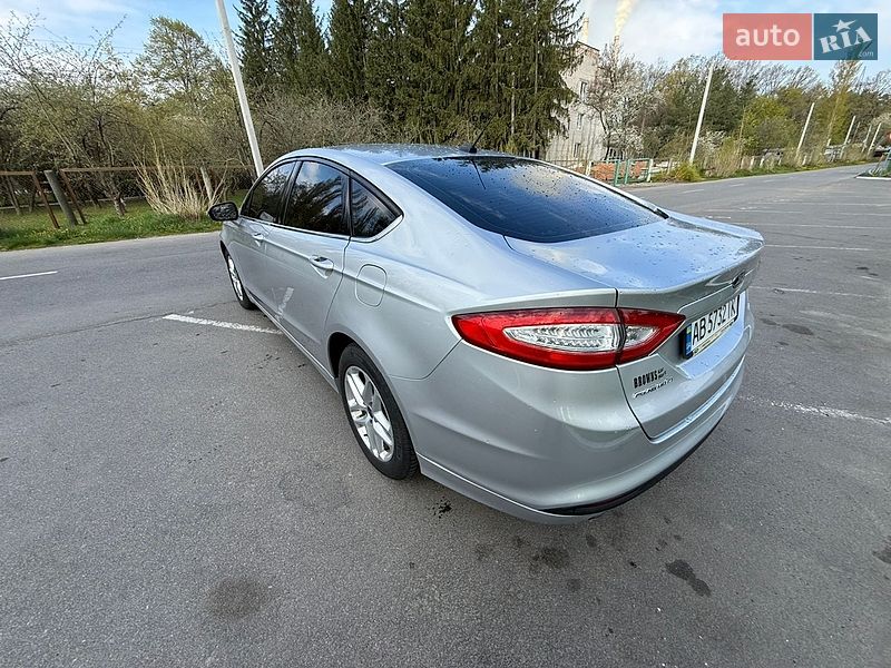 Седан Ford Fusion 2016 в Ладижині