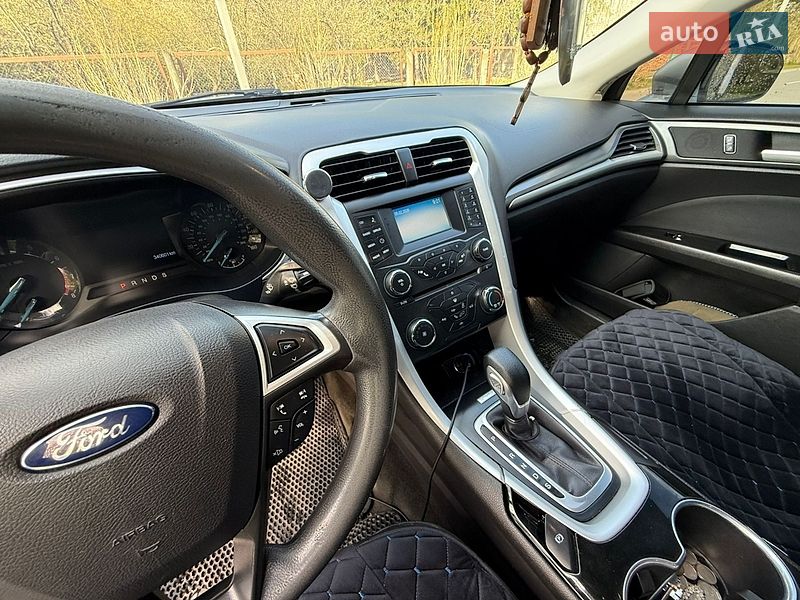 Седан Ford Fusion 2016 в Ладижині