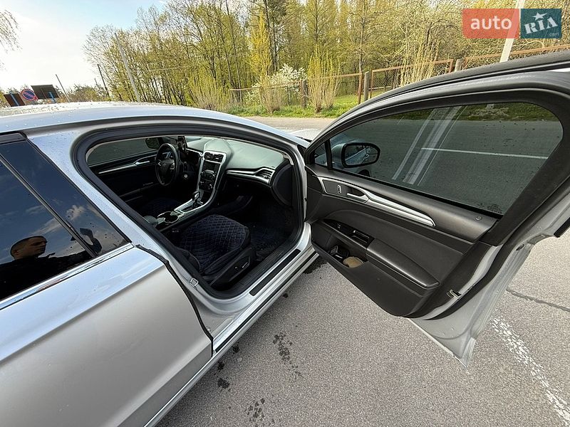 Седан Ford Fusion 2016 в Ладижині