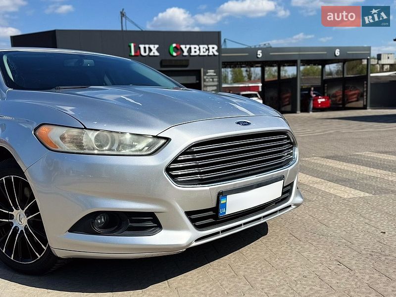 Седан Ford Fusion 2014 в Львове