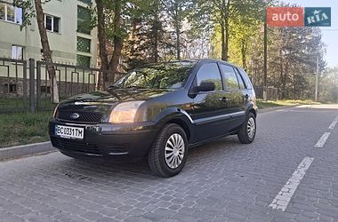 Хэтчбек Ford Fusion 2005 в Новояворовске