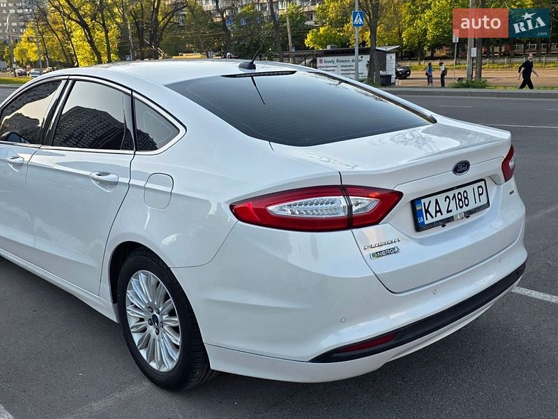 Седан Ford Fusion 2016 в Києві