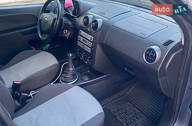Хэтчбек Ford Fusion 2005 в Нежине