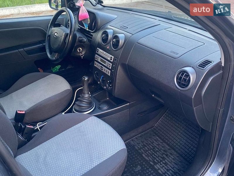 Хэтчбек Ford Fusion 2005 в Нежине