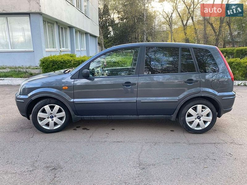 Хэтчбек Ford Fusion 2005 в Нежине