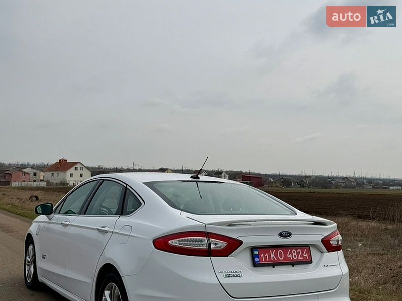 Седан Ford Fusion 2016 в Одесі