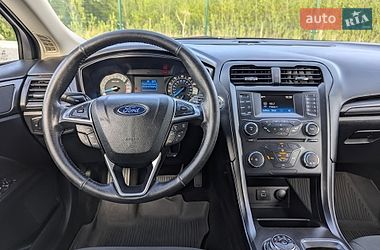 Седан Ford Fusion 2018 в Дрогобыче