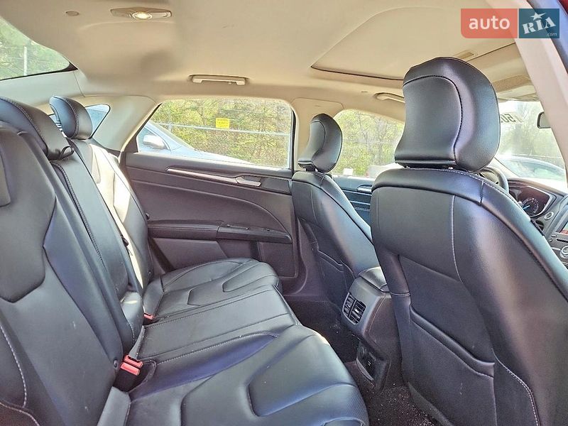Седан Ford Fusion 2017 в Львове