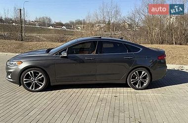 Седан Ford Fusion 2019 в Виннице