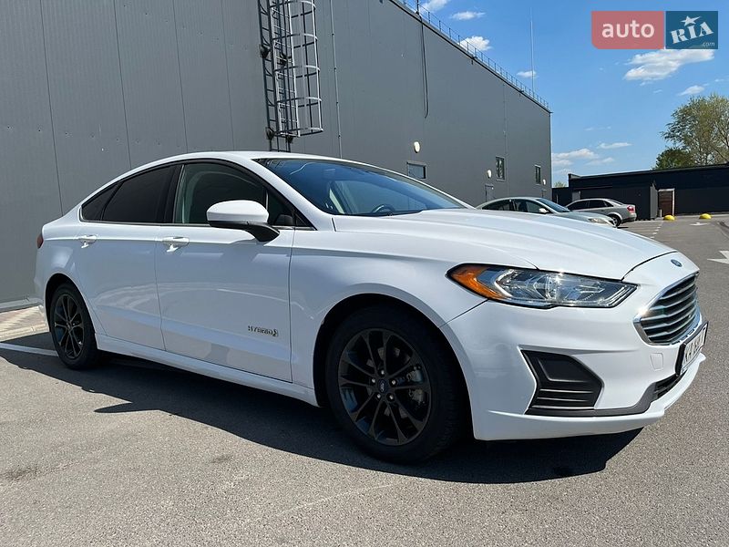 Седан Ford Fusion 2019 в Києві