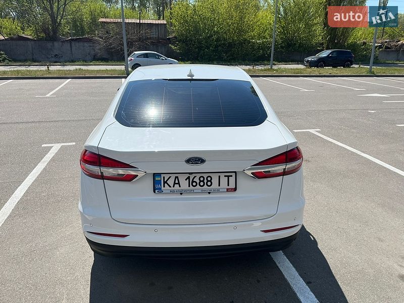 Седан Ford Fusion 2019 в Києві