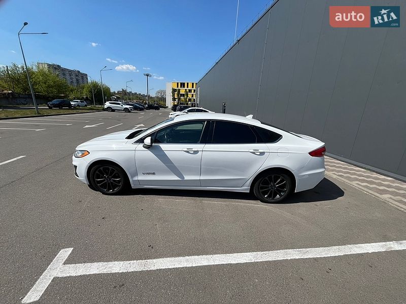 Седан Ford Fusion 2019 в Києві