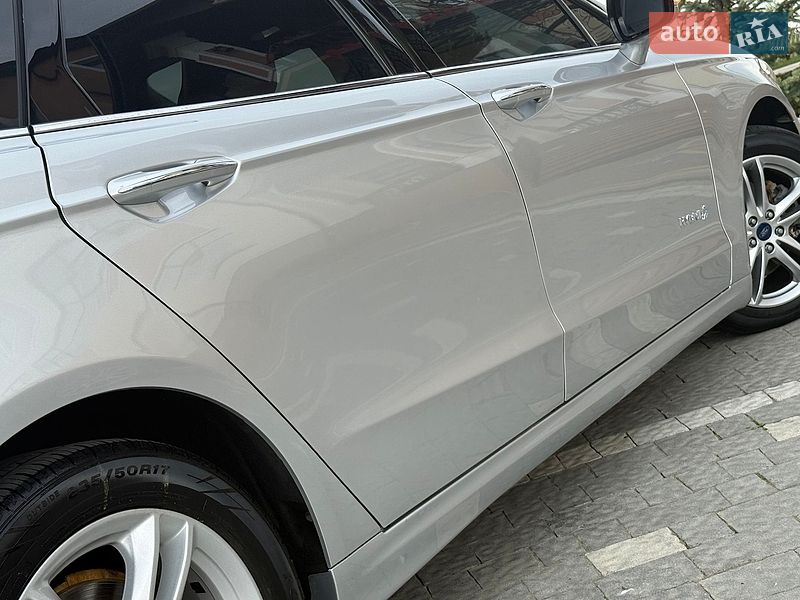Седан Ford Fusion 2016 в Дрогобичі
