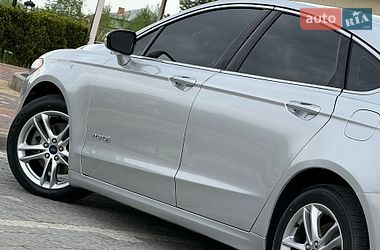 Седан Ford Fusion 2016 в Дрогобичі