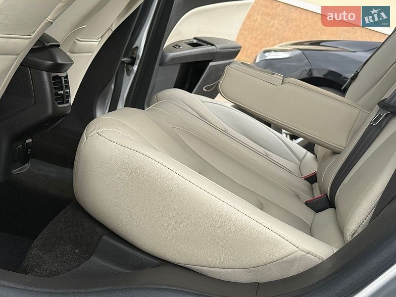 Седан Ford Fusion 2016 в Дрогобичі