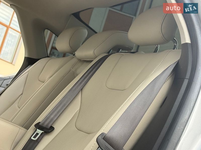 Седан Ford Fusion 2016 в Дрогобичі